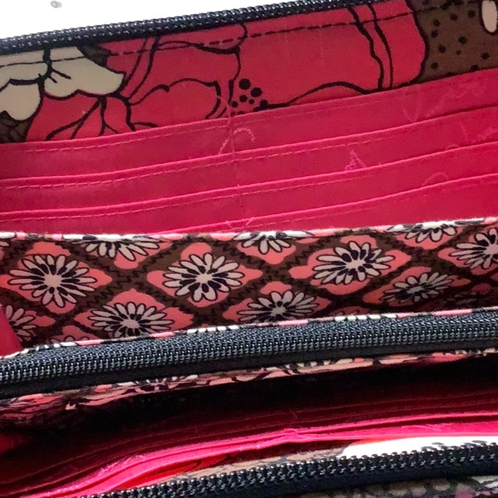 Vera Bradley Accordion Wallet In Mocha Rouge. - Picture 3 of 9